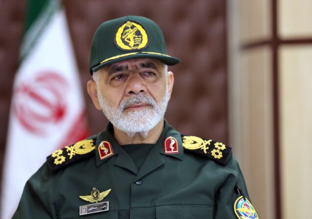 سرلشکر عبداللهی: تسلیم نمیشویم و دشمن هم در جنگ نرم پیروز نخواهد شد