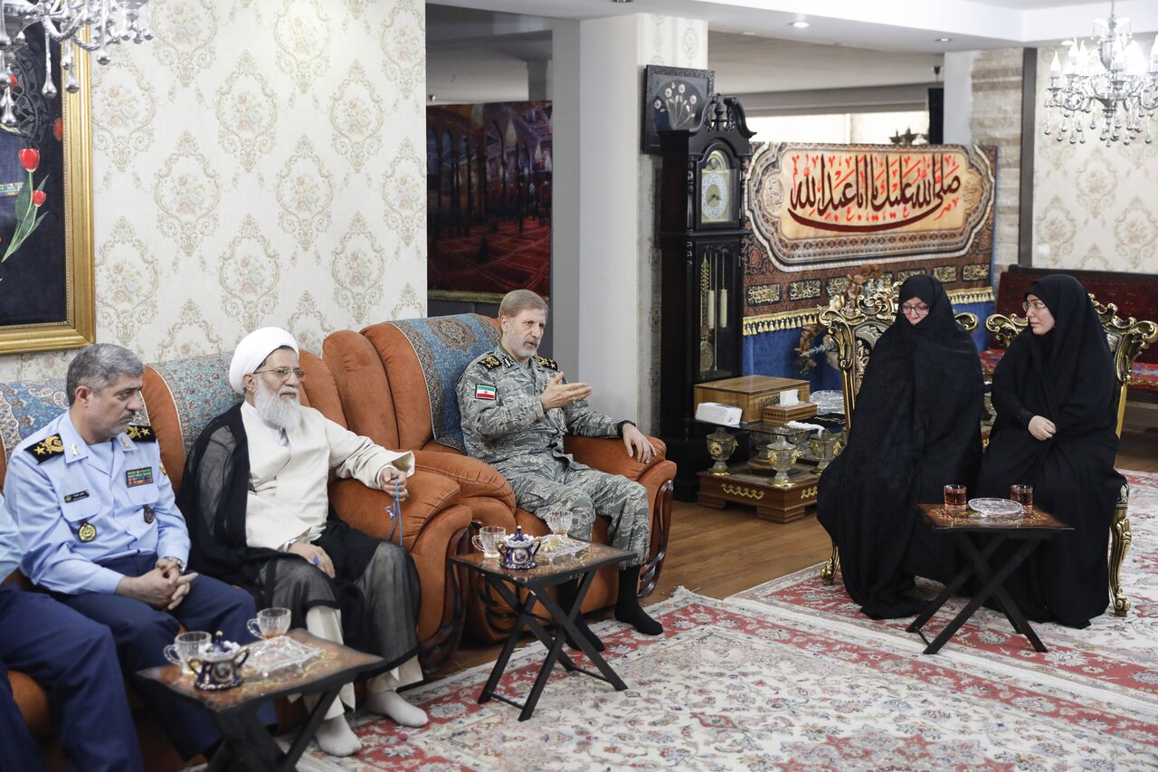 فرمانده کل ارتش: شهید نصیرزاده فرماندهای شجاع، مؤمن، متواضع و متشرع بود
