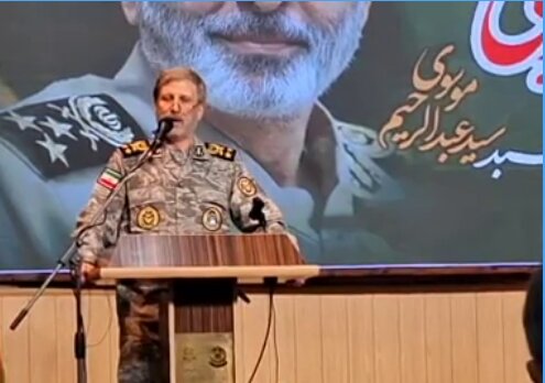 امیر حاتمی: جنگ تمام نشده است؛ پیروزی را باید تثبیت کنیم/ تنگه هرمز، تنگه عزت و شرف ماست
