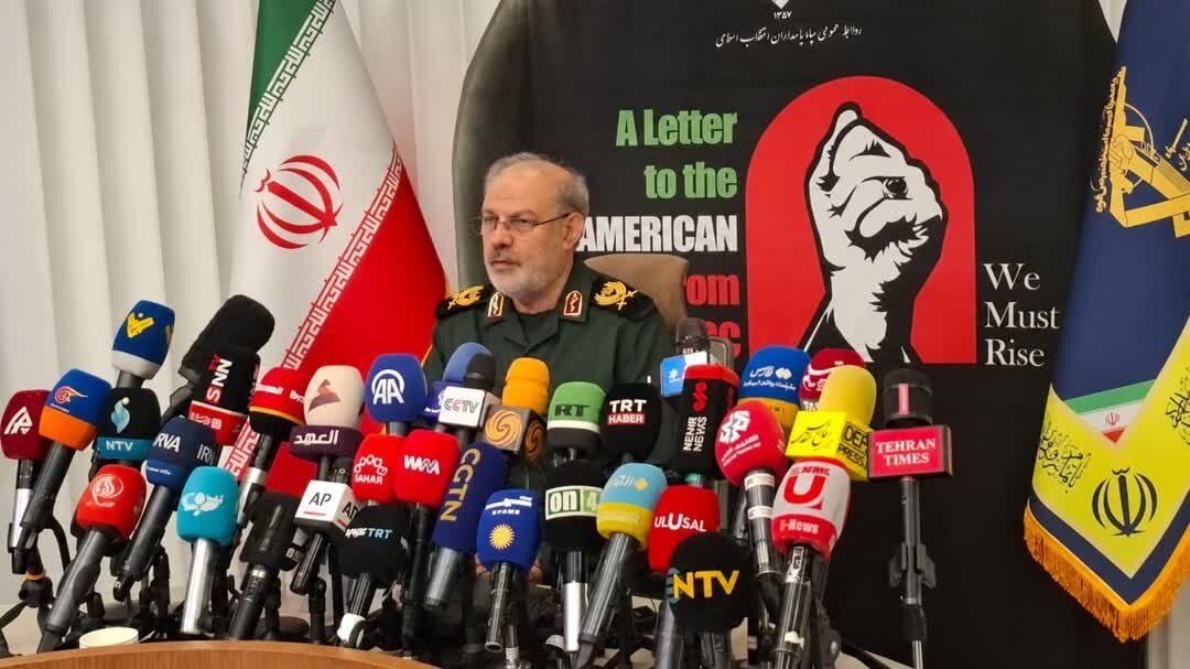 سخنگوی سپاه: برای سناریوهای جدید آمادهایم/ شکل درگیری تغییر کند سلاحهای جدید رو میکنیم