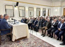 تأکید صالحی بر ترسیم نقشه راه مناسبات فرهنگی با روسیه/ هنرمندان، سفرای ملت هستند