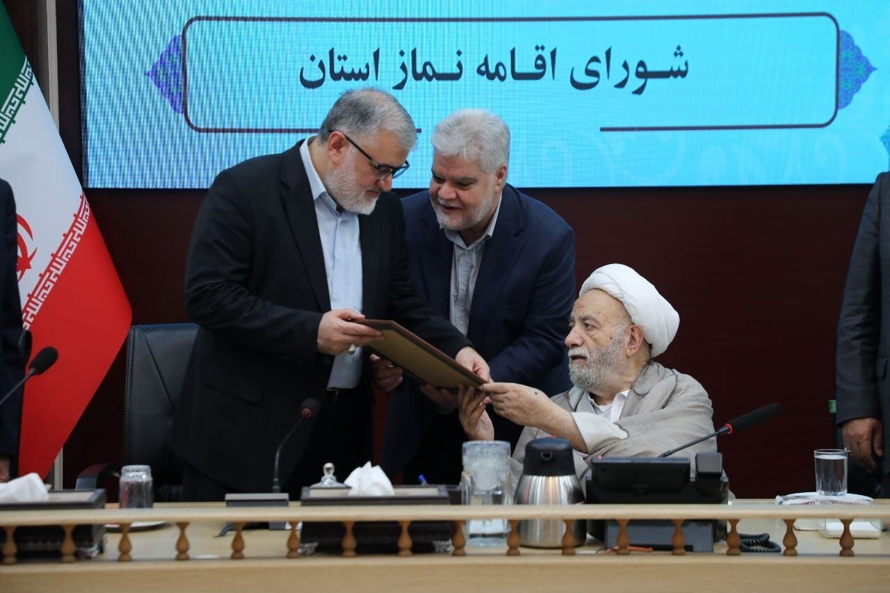 رئیس ستاد اقامه نماز کشور از کارنامه فرهنگی استاندار تهران تقدیر کرد
