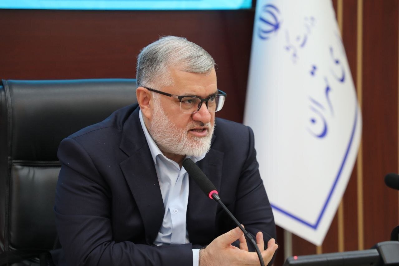 معتمدیان: فرمانداران تا حل مسئله، پیگیری را رها نکنند