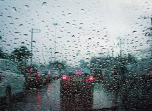 محدودیت تردد در جادههای شمالی کشور/ بارش باران و مهگرفتگی در بعضی محورهای مواصلاتی