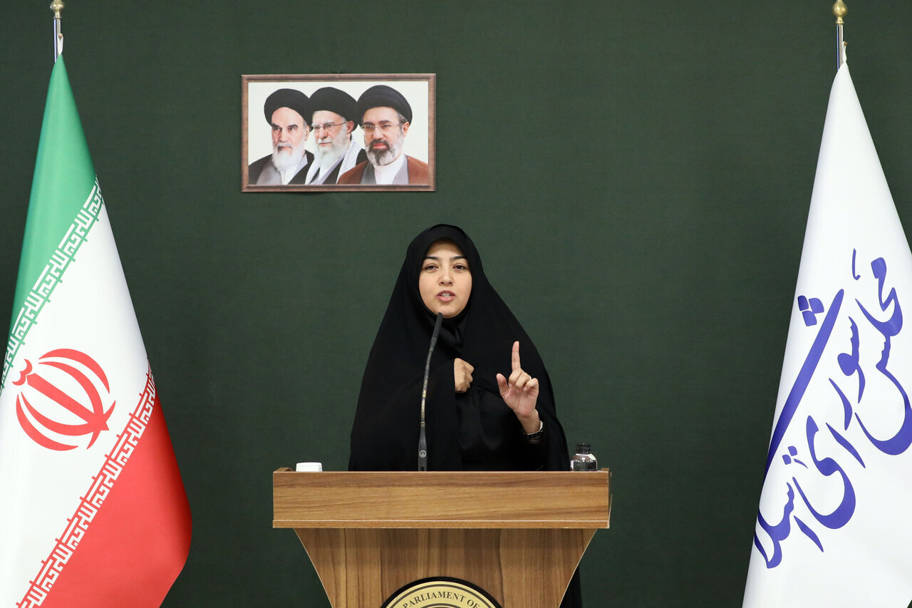 گزارش کمیسیون صنایع درباره صلاحیت وزیر پیشنهادی دفاع/ موافقت کمیسیون با برنامههای اخلاقی