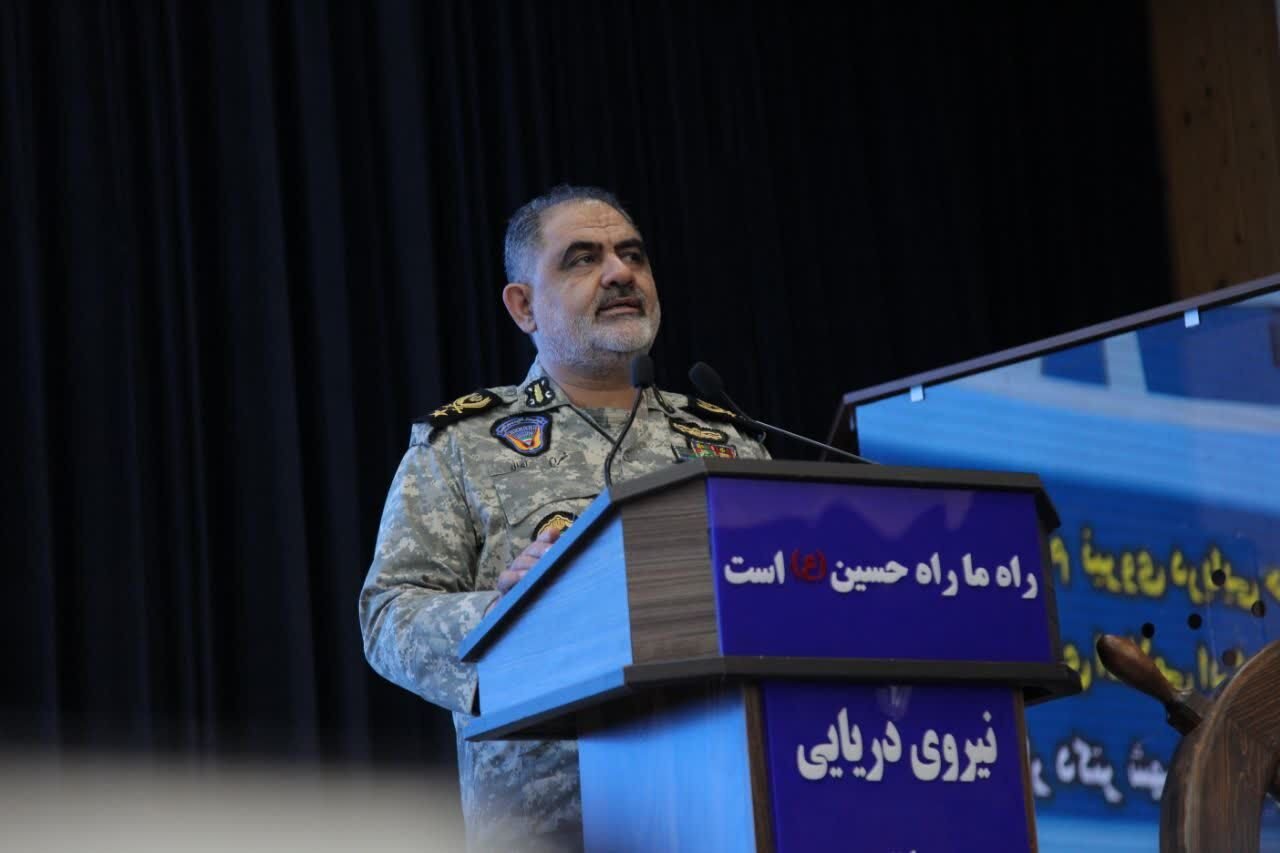 دریادار ایرانی: استفاده هدفمند از ظرفیتهای ارتباطی در نیروی دریایی اجتنابناپذیر است