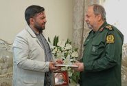 سرپرست وزارت دفاع با خانواده شهید سرلشکر بابائیان دیدار کرد
