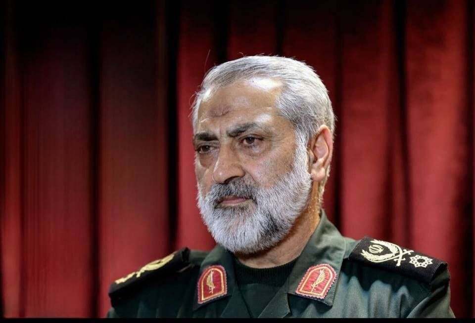 سردار شکارچی: کشورهای منطقه از زیر چتر امنیتی ناتوان آمریکا خارج شوند
