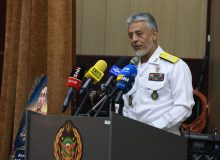 امیر دریادار سیاری: تنگه هرمز بسته است؛ عبور باید با هماهنگی باشد