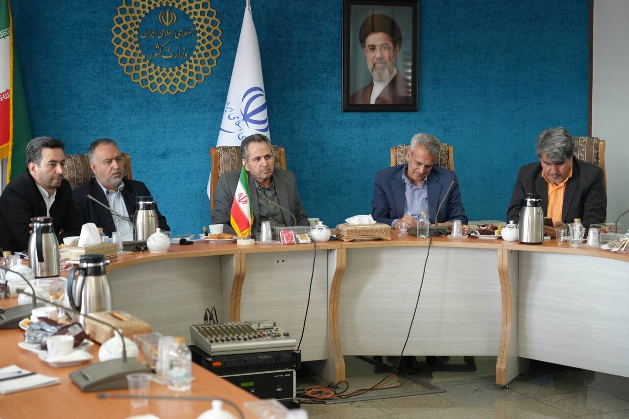 احزاب اولویتهای عملیاتی ارائه دهند؛ وحدت ملی و منافع ایران در صدر