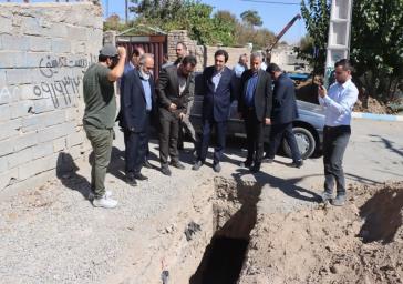 بازدید فرماندار شهرستان شهریار و معاون سازمان بازرسی منطقه یک کشور از خط انتقال پساب تصفیهخانه شاهدشهر به جوقین